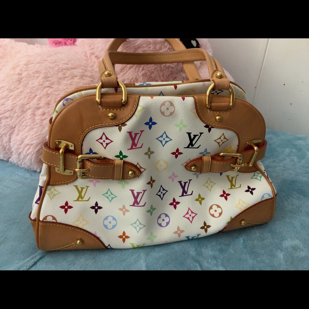 Classic Louis Vuitton design💕